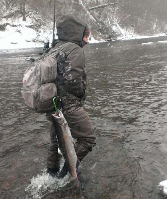 Easily carry your bonked fish!